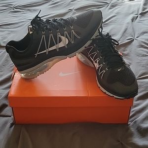 Men's Nike Excellerate 3